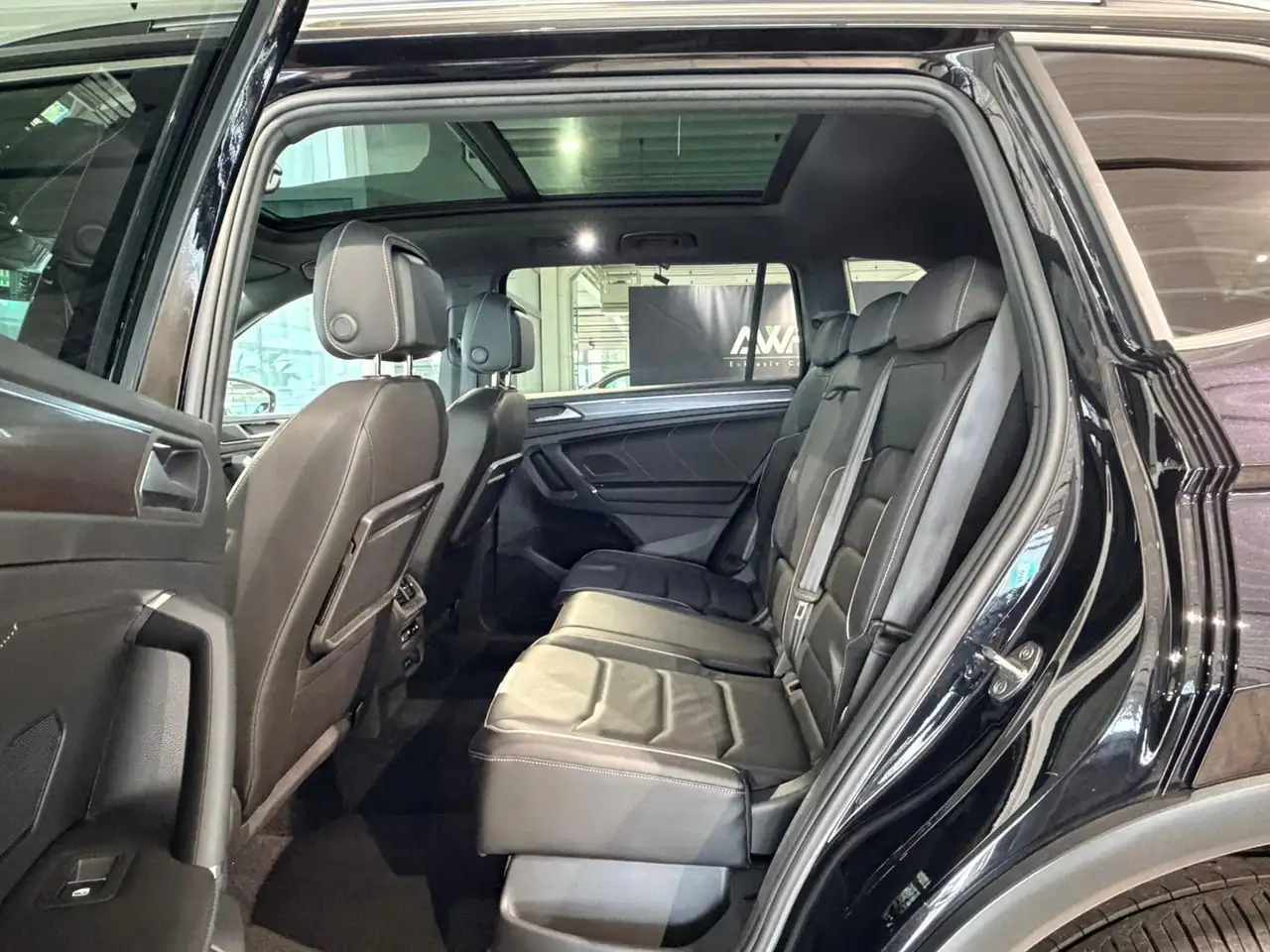 2020 Volkswagen Tiguan Allspace 4Motion R-LINE-BLACK*PANO*20"*, photograph 11
