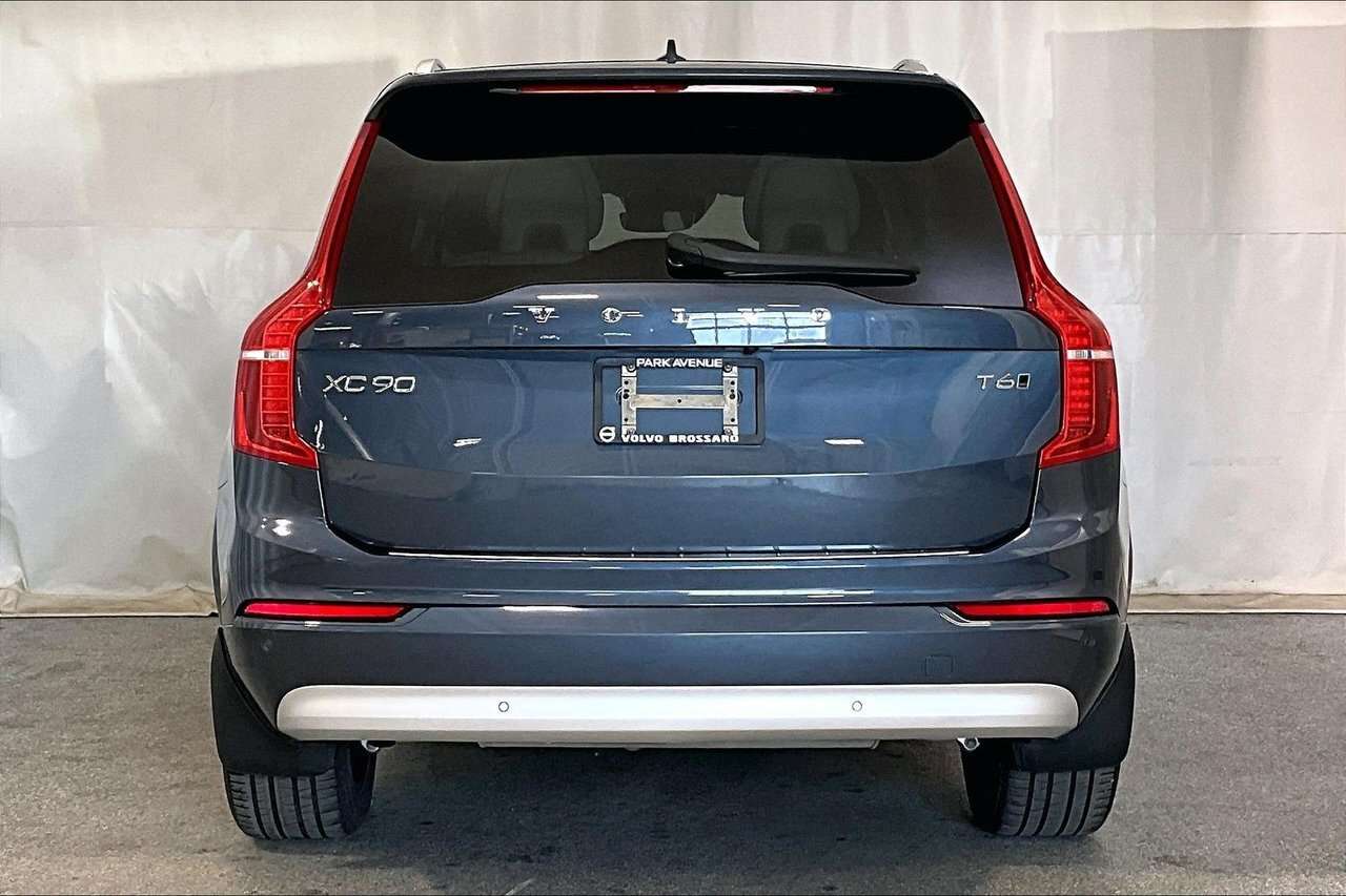 2022 Volvo XC90 MOMENTUM CLIMATE - 20'' WHEELS - PANORAMIC SUNROOF alt 4