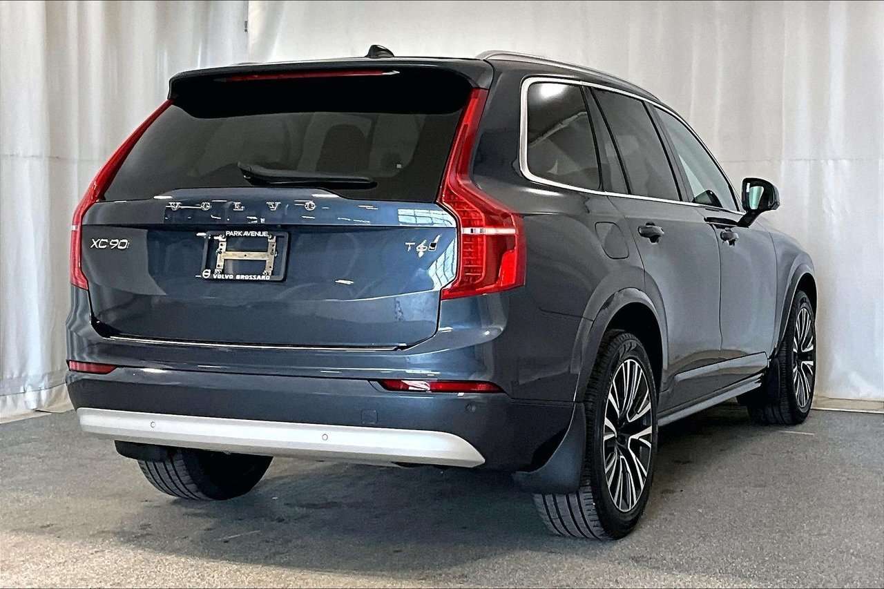 2022 Volvo XC90 MOMENTUM CLIMATE - 20'' WHEELS - PANORAMIC SUNROOF alt 2