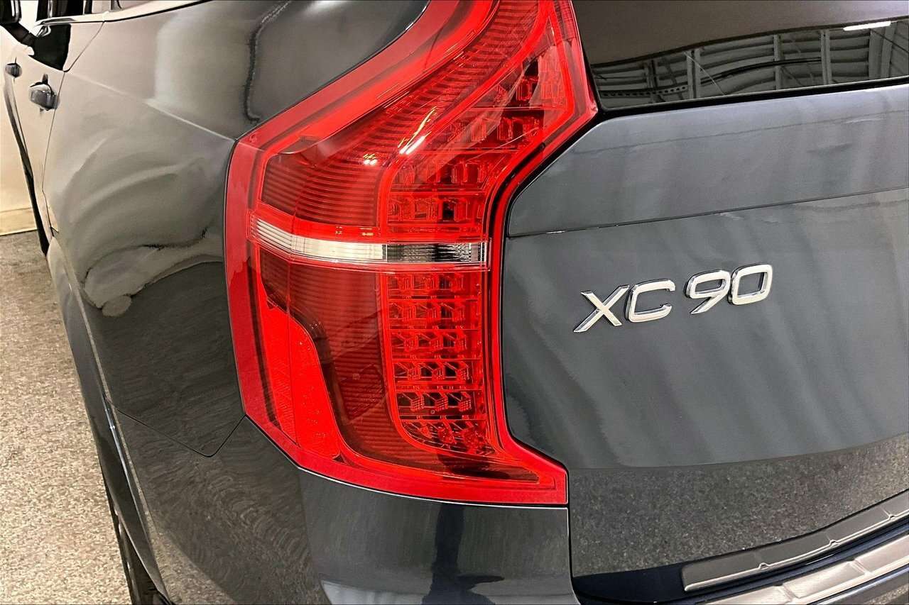 2022 Volvo XC90 MOMENTUM CLIMATE - 20'' WHEELS - PANORAMIC SUNROOF thumb 32