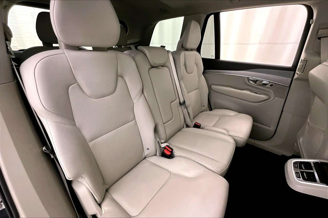 2022 Volvo XC90 MOMENTUM CLIMATE - 20'' WHEELS - PANORAMIC SUNROOF thumb 29