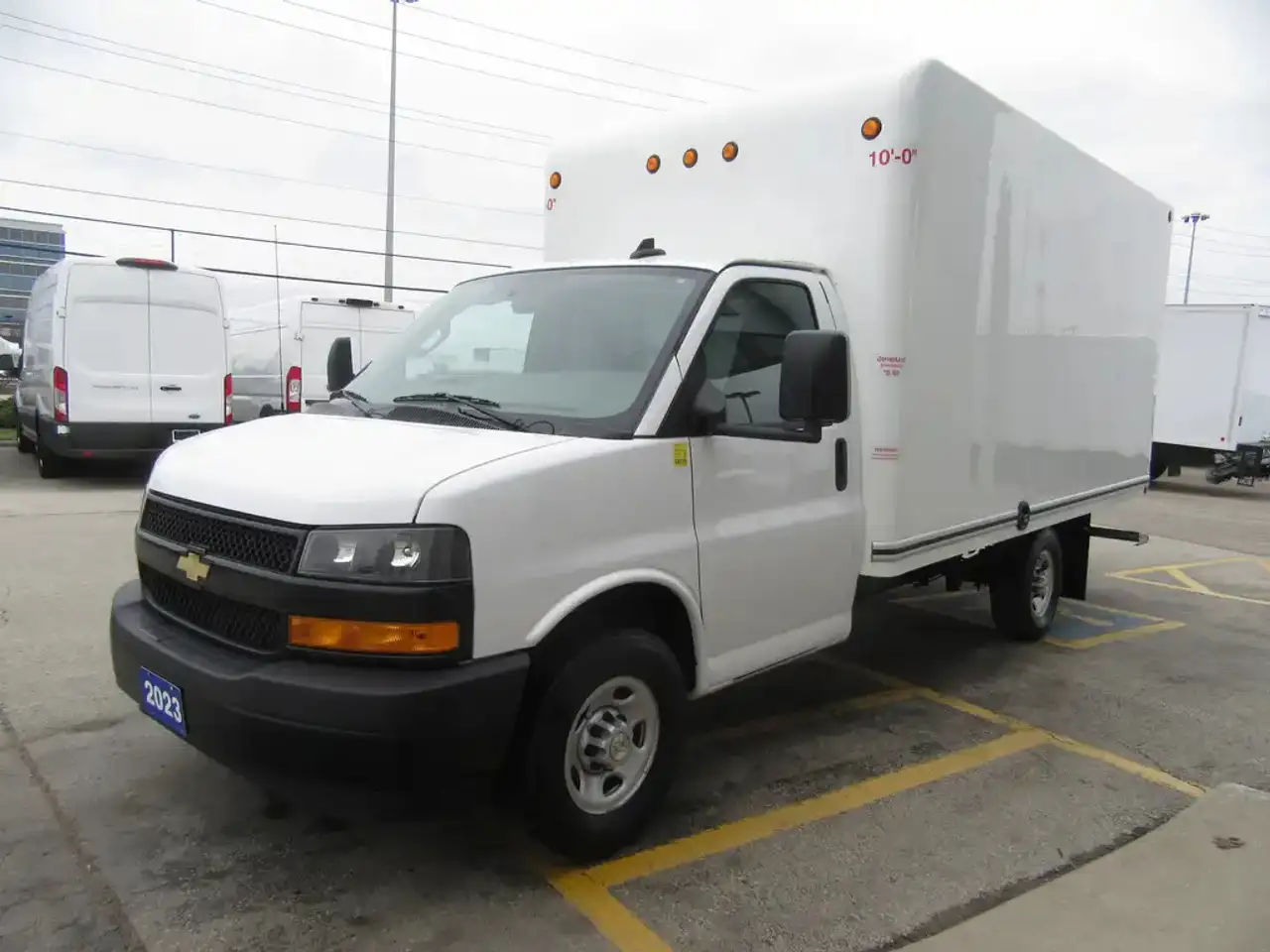 2023 Chevrolet Express 3500