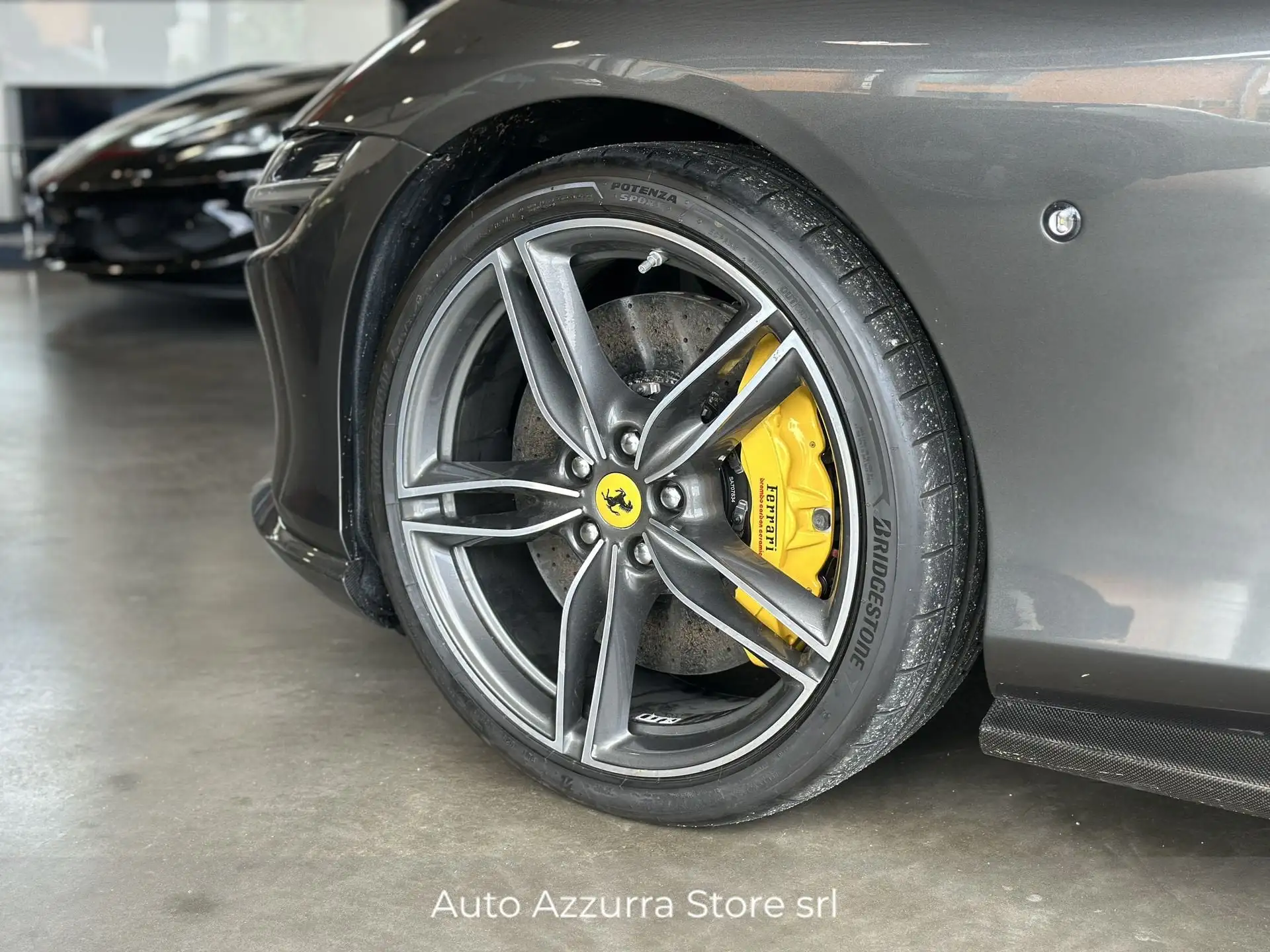 페라리 로마 3.9 V8 BiTurbo 2022 회색 사진 3