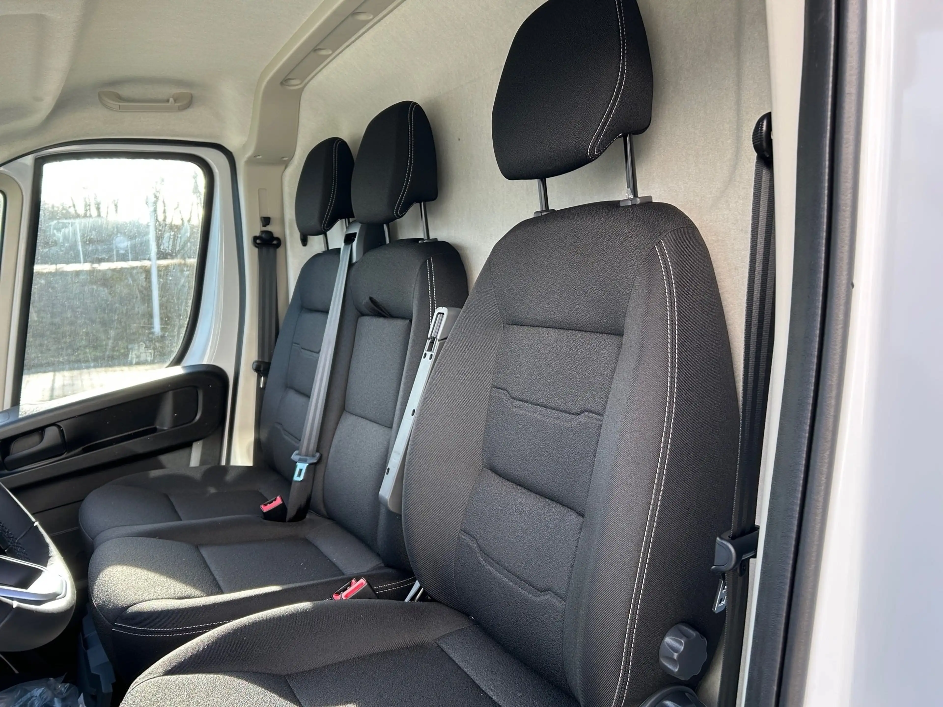 Citroen Jumper 33 L3H2 BlueHDi 140 — photo 12