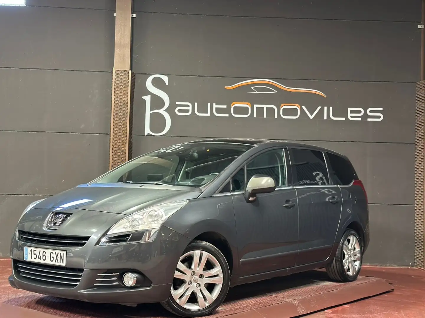 Peugeot 5008 2.0HDI Sport Pack Negro - 1