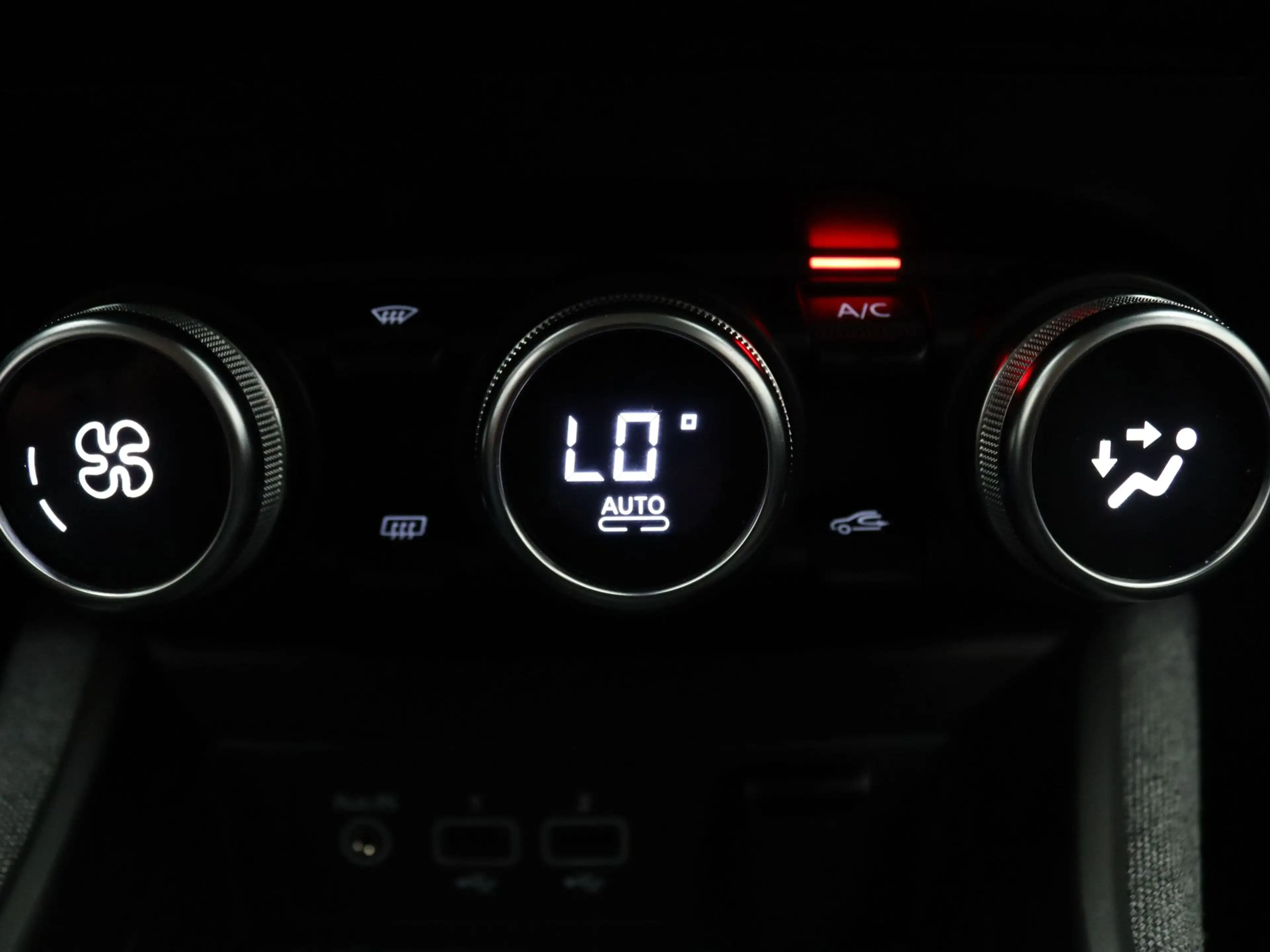 Renault ZOE R135 Zen 52 kWh Apple Carplay/Android Auto | Clima — photo 8
