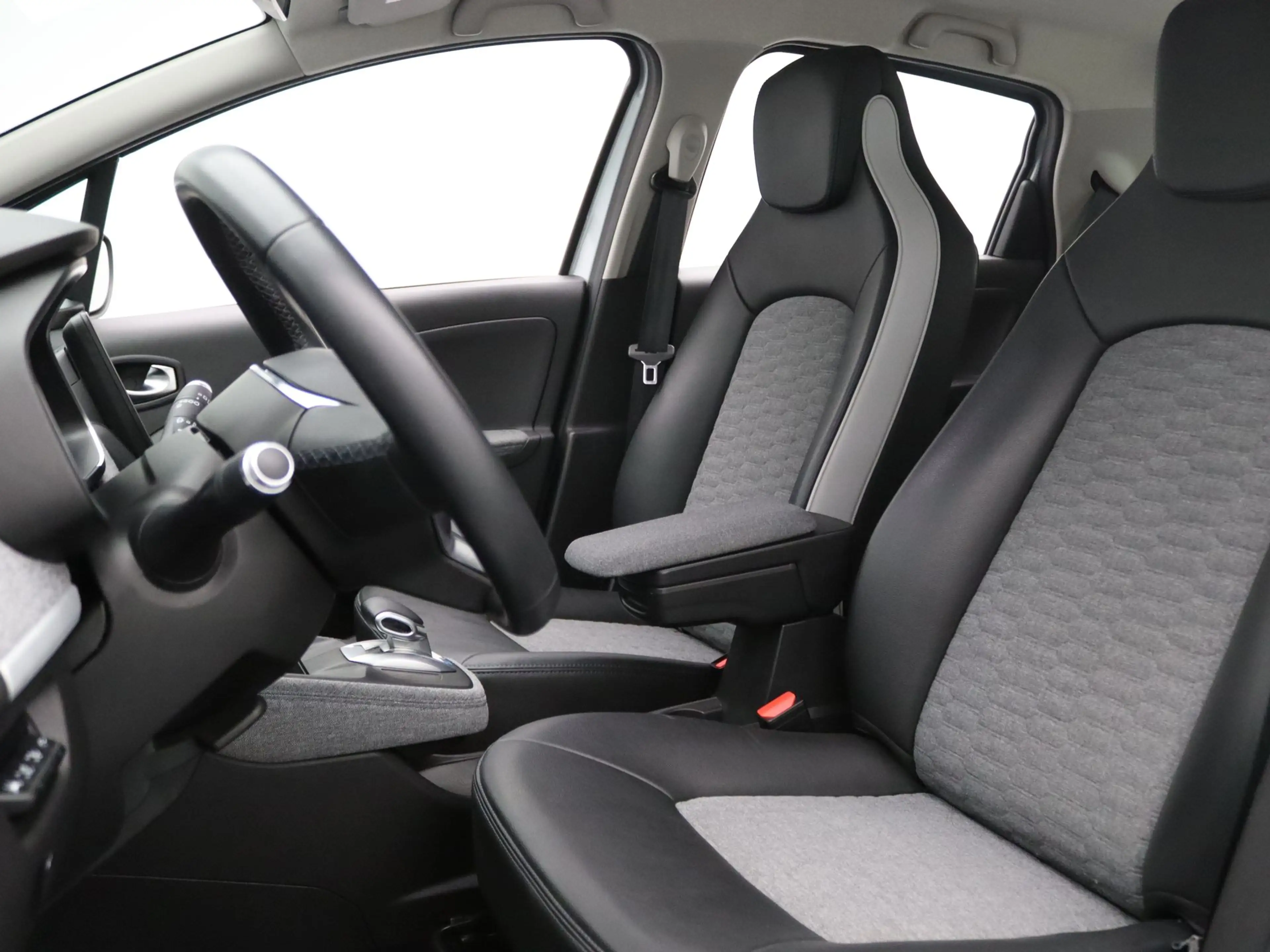 Renault ZOE R135 Zen 52 kWh Apple Carplay/Android Auto | Clima — photo 6