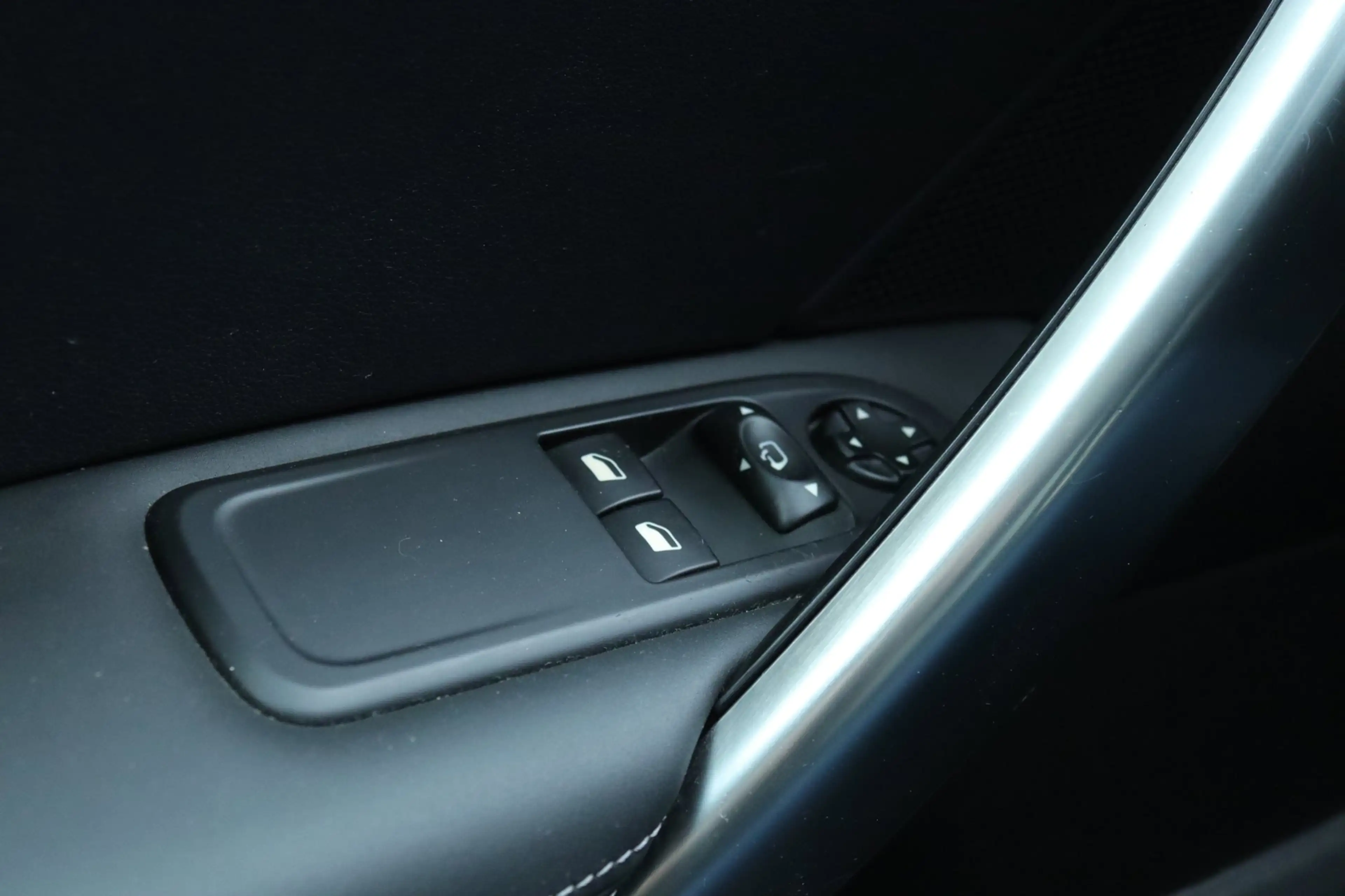 Peugeot RCZ 1.6 THP — photo 17