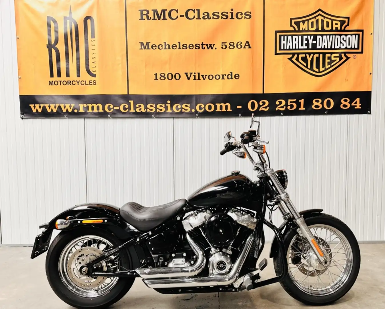 Harley-Davidson Softail Cruiser Standard Negro - 1