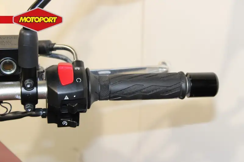 Suzuki V-STROM 650 - foto 7