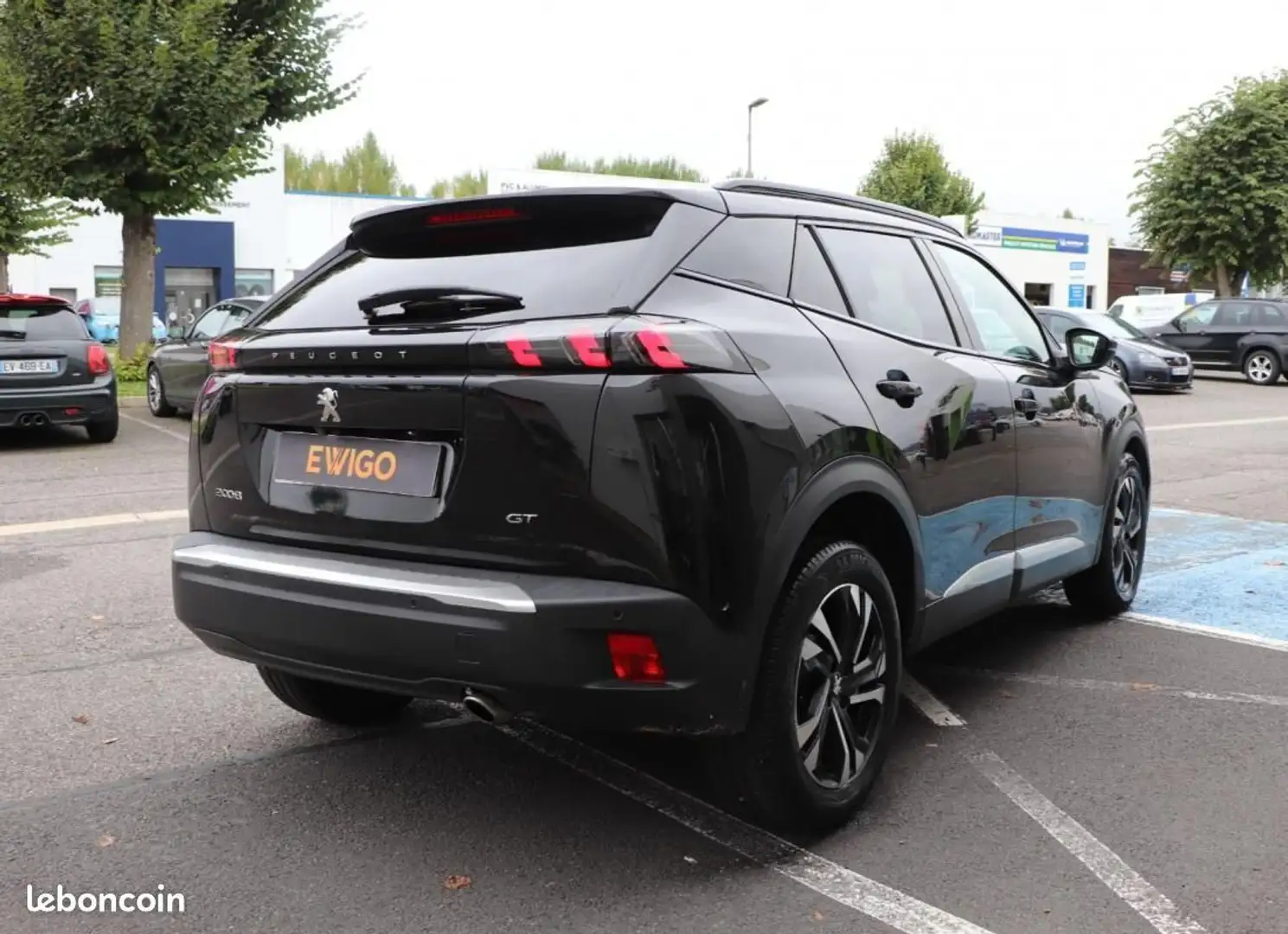 Peugeot 2008 1.5 BLUEHDI 130 GT PACK EAT BVA TOIT OUVRANT CARPLAY Schwarz - 2