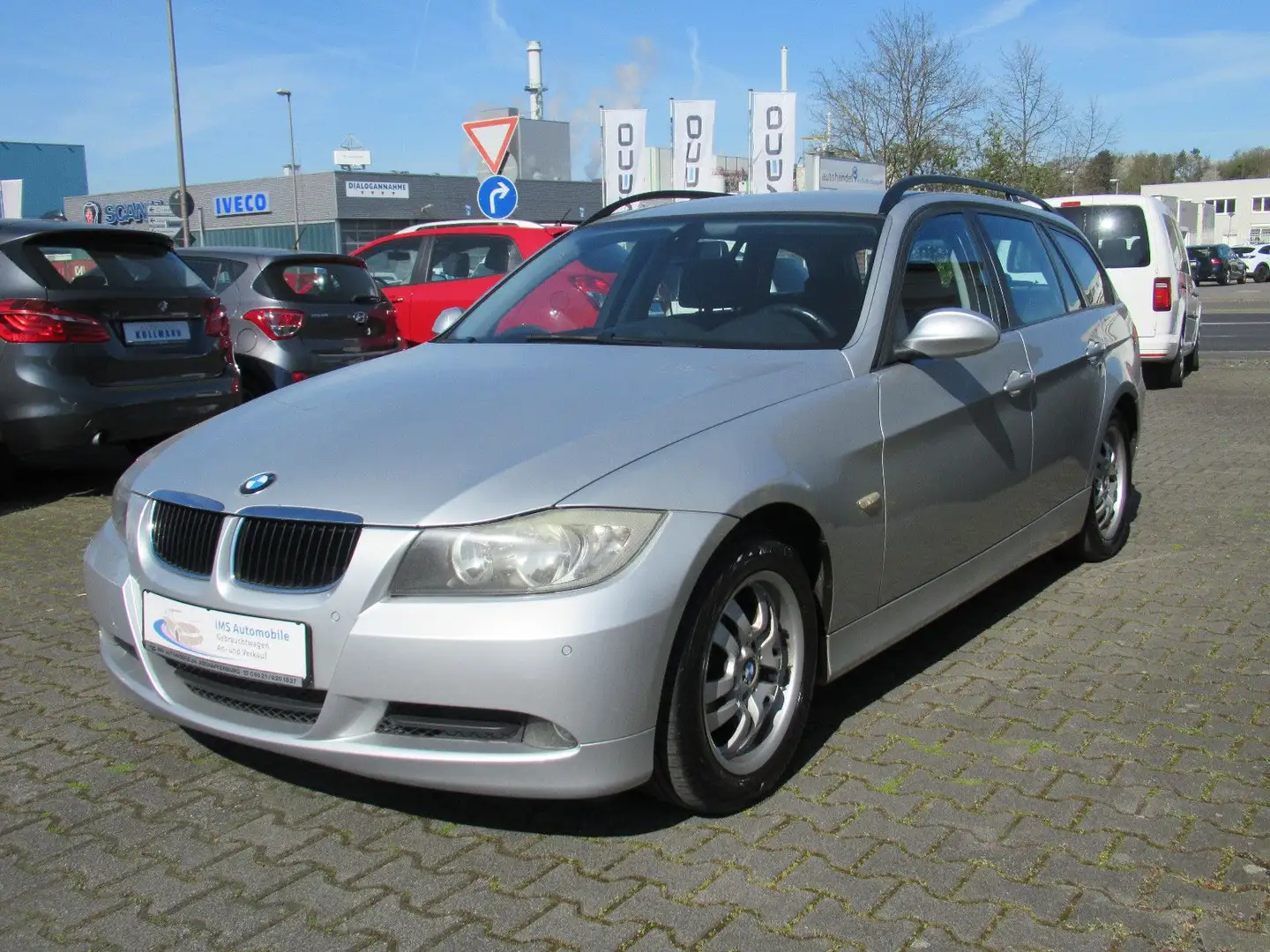 BMW 320 d Touring*Navi*SHZ*PDC* Argent - 2