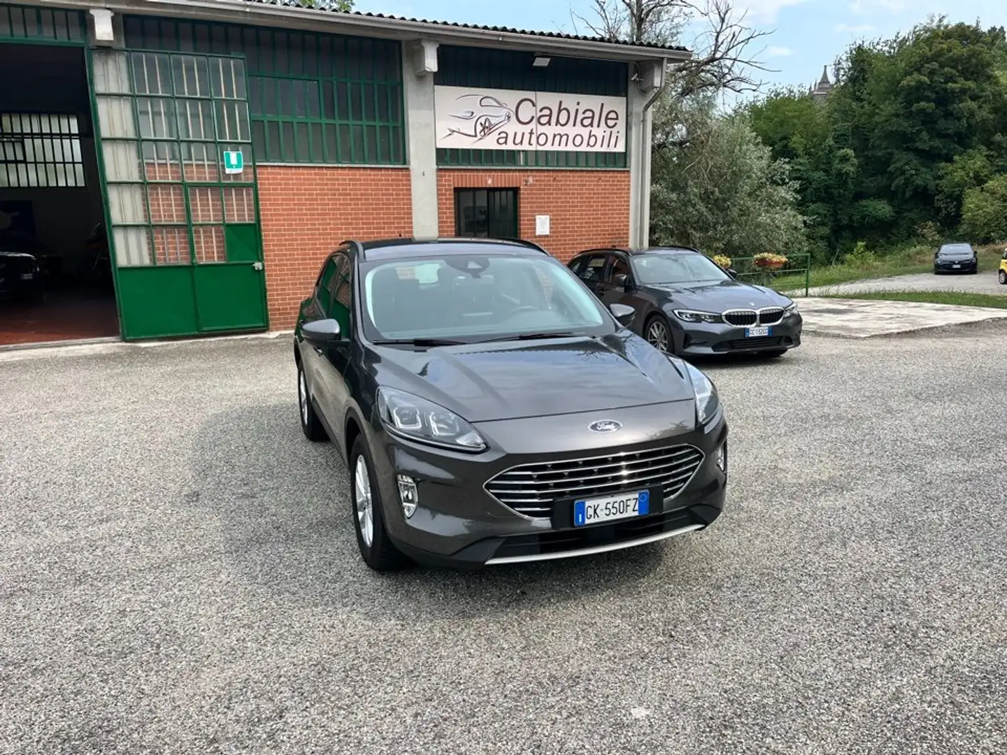 Ford Kuga 1.5 ecoblue Titanium Business 2wd 120cv auto Grigio - 1