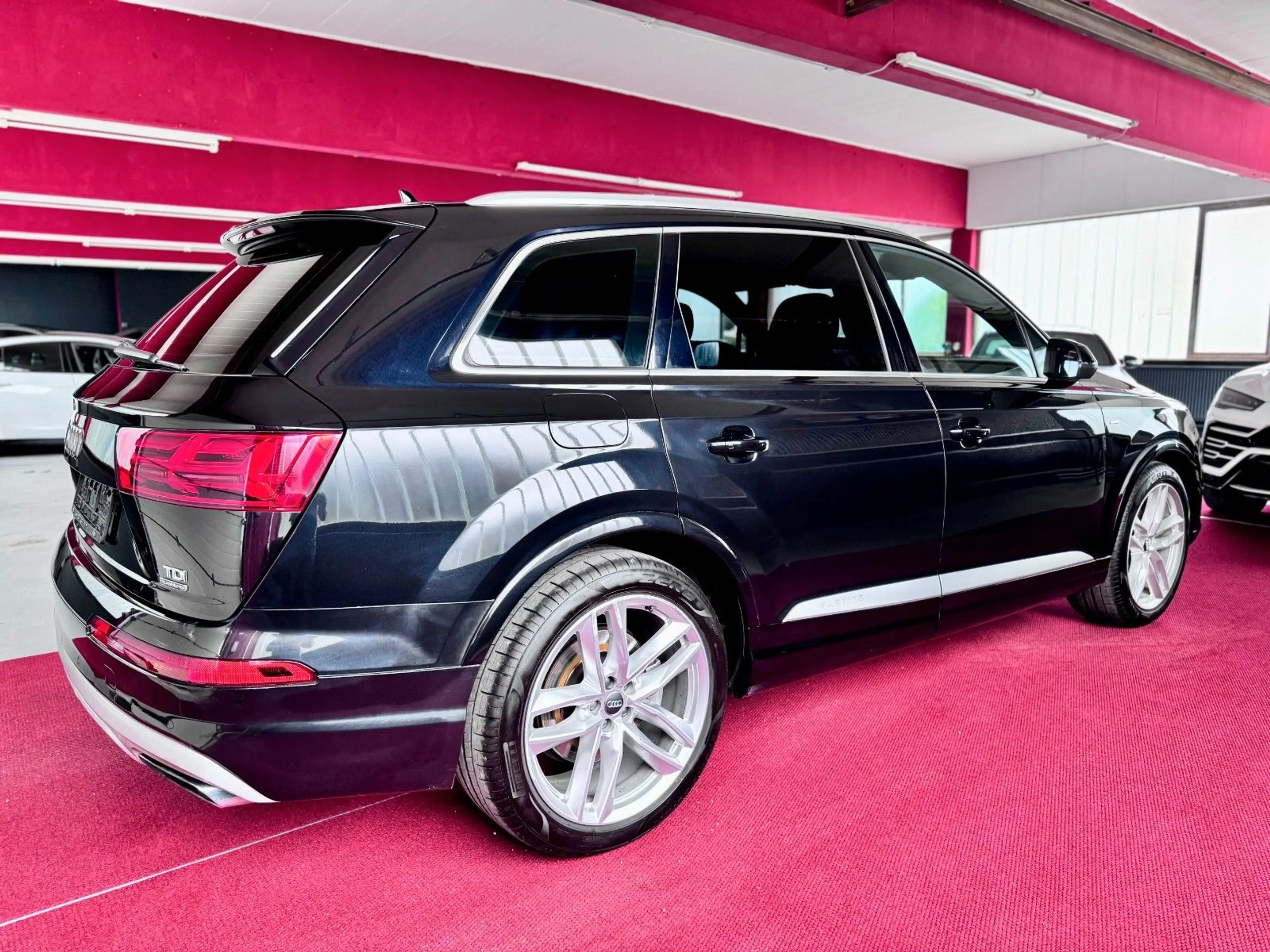 Audi Q7 3.0TDI 3x S Line Pano Virtual 7 Sitze Luft 21 — photo 7
