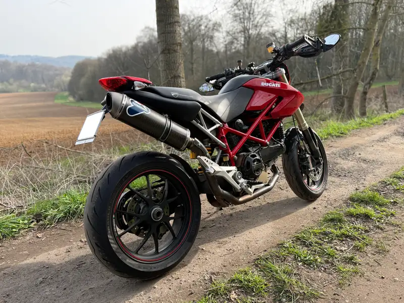 Ducati Hypermotard 1100 - foto 4