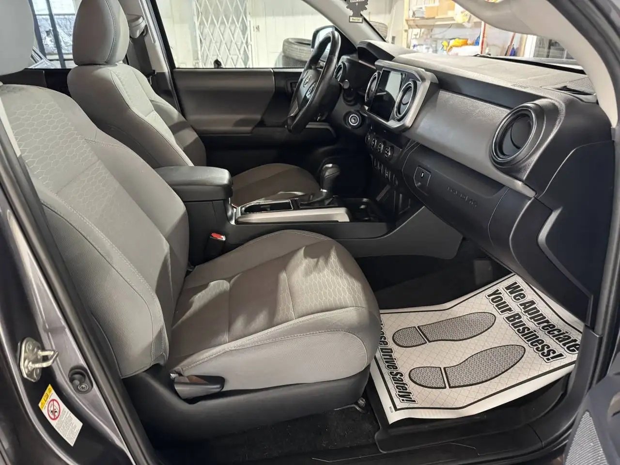 Toyota Tacoma снимка Toyota Tacoma