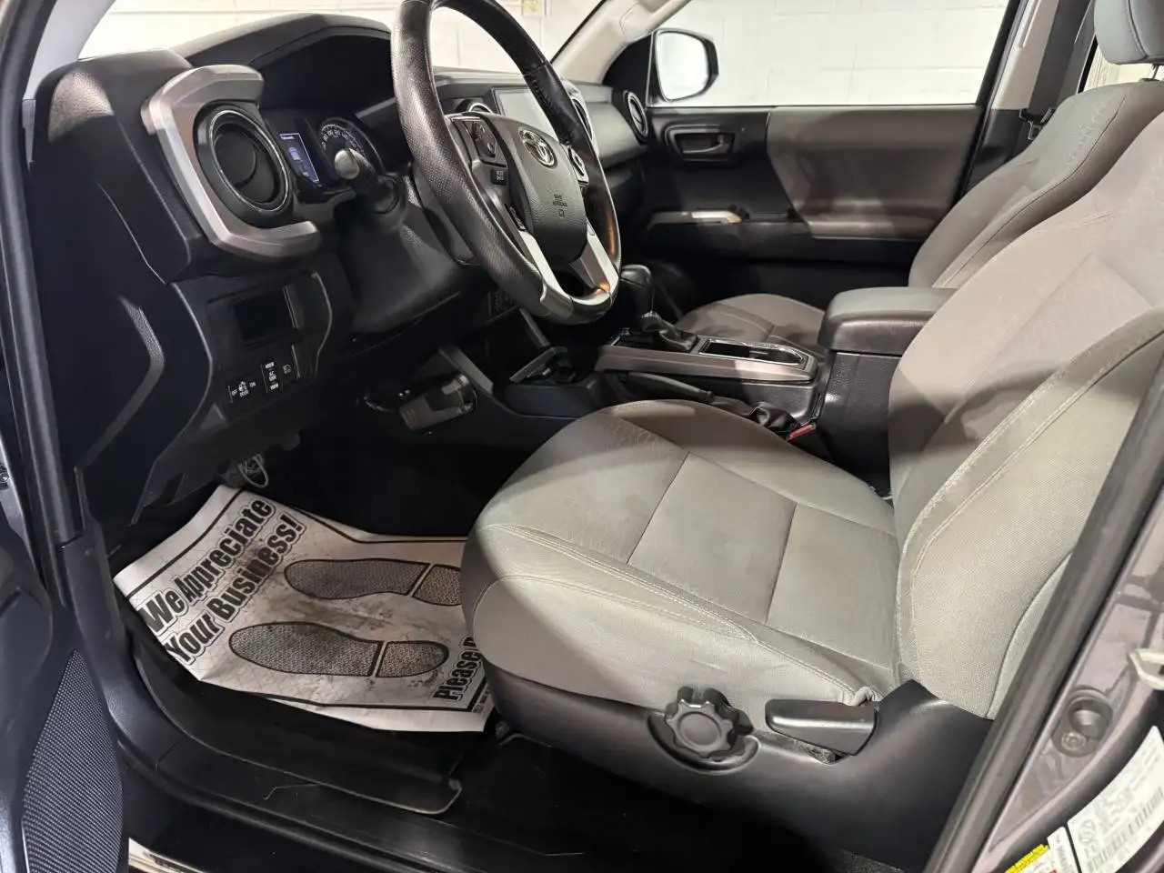 Toyota Tacoma снимка Toyota Tacoma