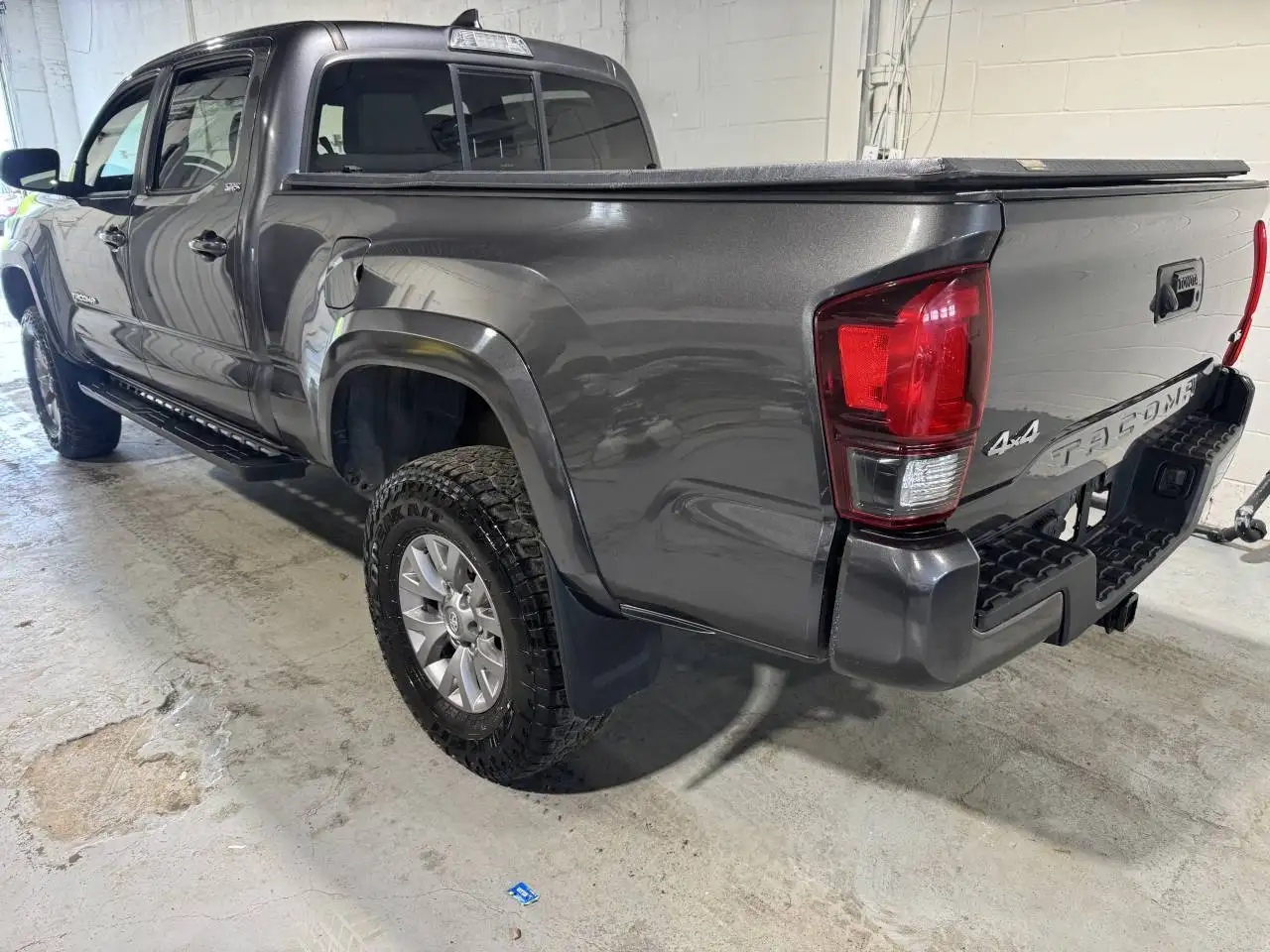 Toyota Tacoma снимка Toyota Tacoma