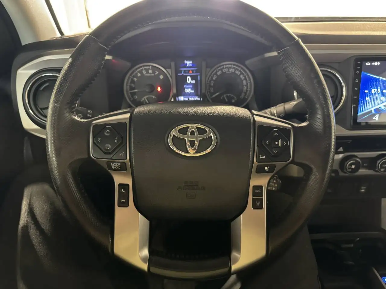 Toyota Tacoma снимка Toyota Tacoma