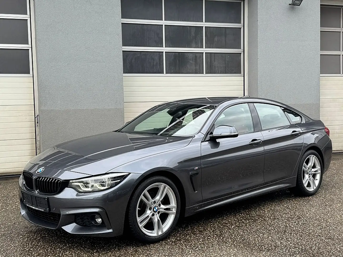 BMW 420 i Gran Coupe Aut. *M-Sport* Grau - 1