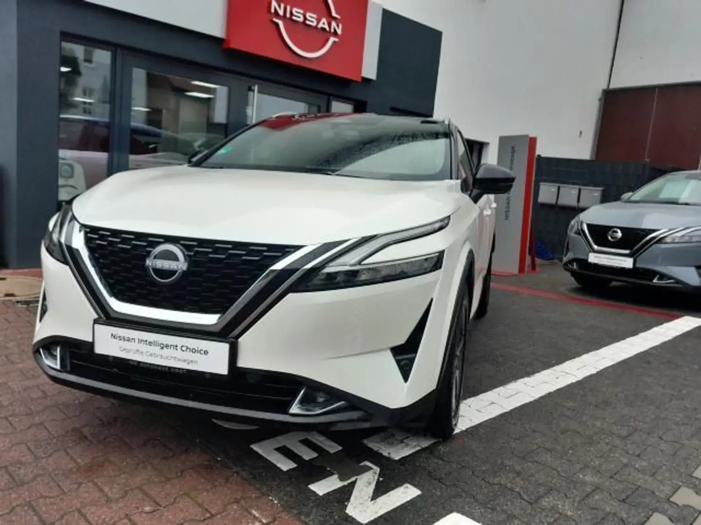 Nissan Qashqai Tekna+ 4x4°ALLRAD°PANO°PROPILOT°360°KAM Blanc - 2