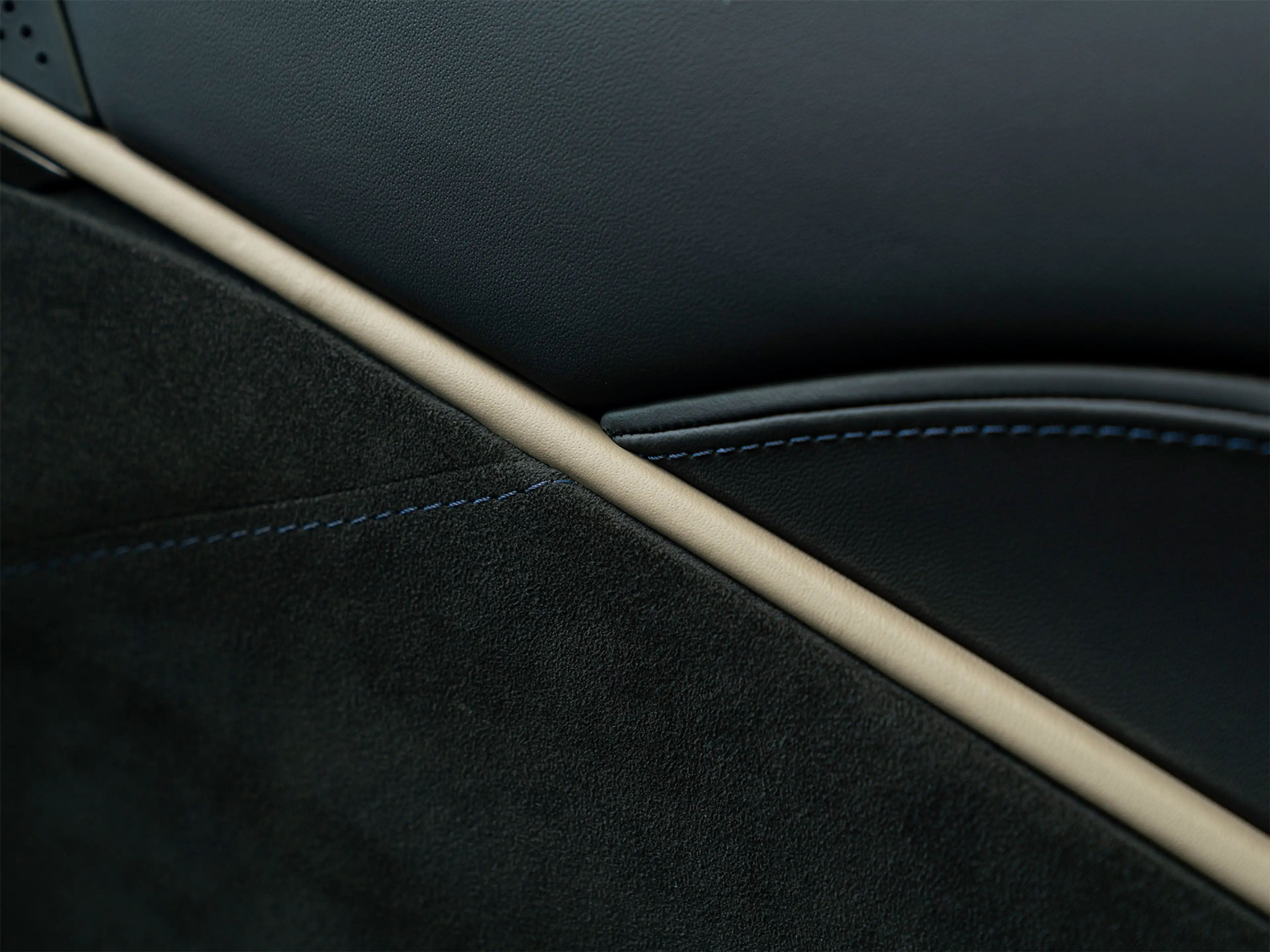 Ferrari Roma 3.9 V8 HELE | Blu Scozia | Carbon exterieur | JBL — photo 11