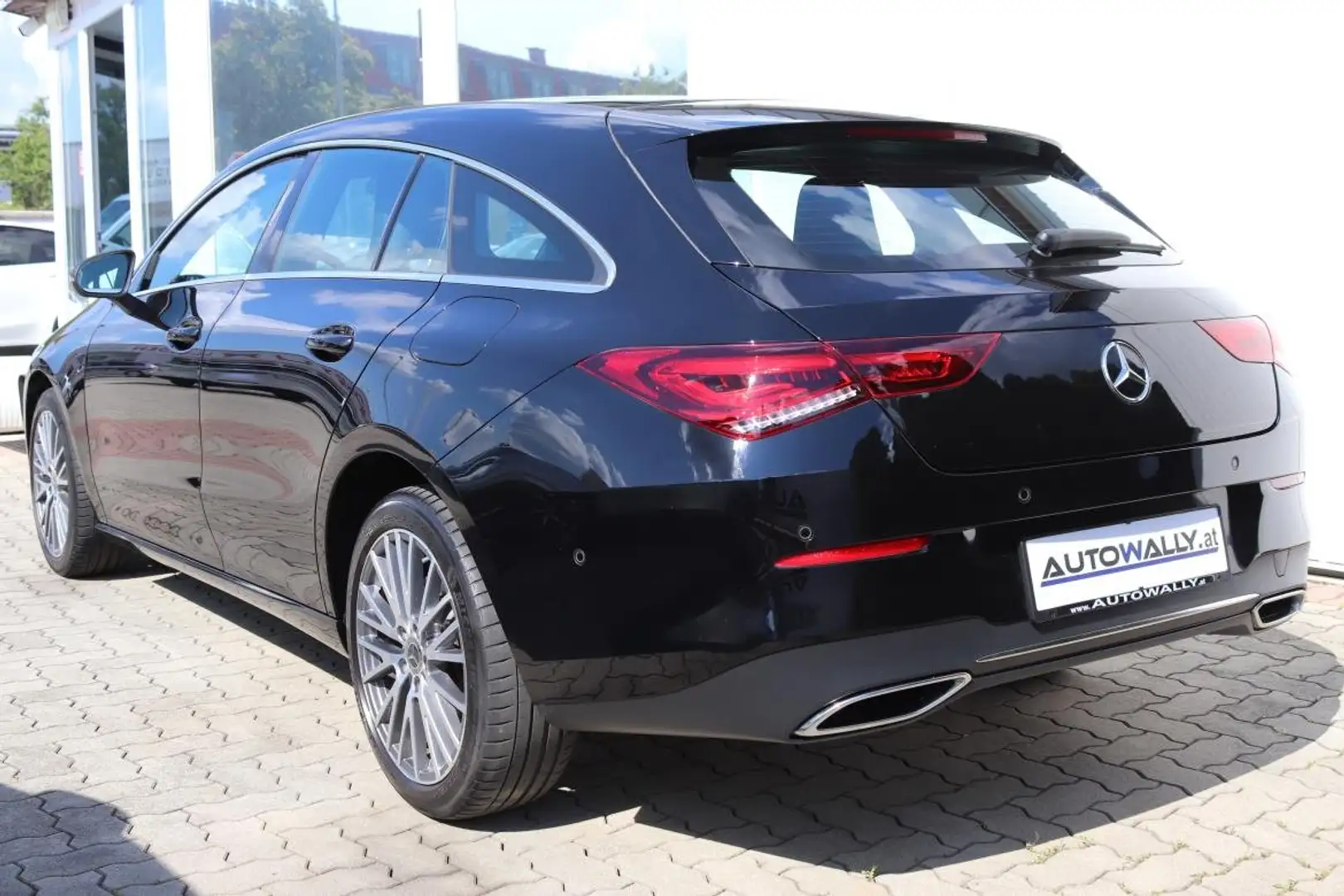 Mercedes-Benz CLA 250 CLA 250e PHEV Shooting Brake Aut. Schwarz - 2