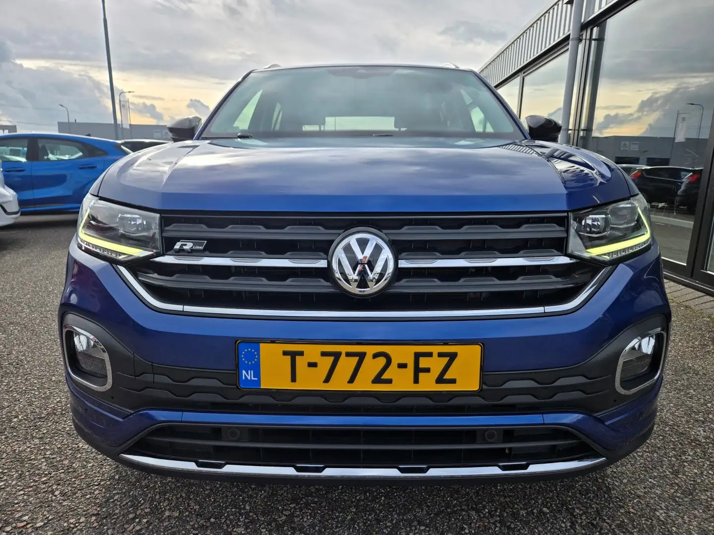 Volkswagen T-Cross 1.0 TSI 115pk T-Cross Life R-design | Trekhaak | C Bleu - 2