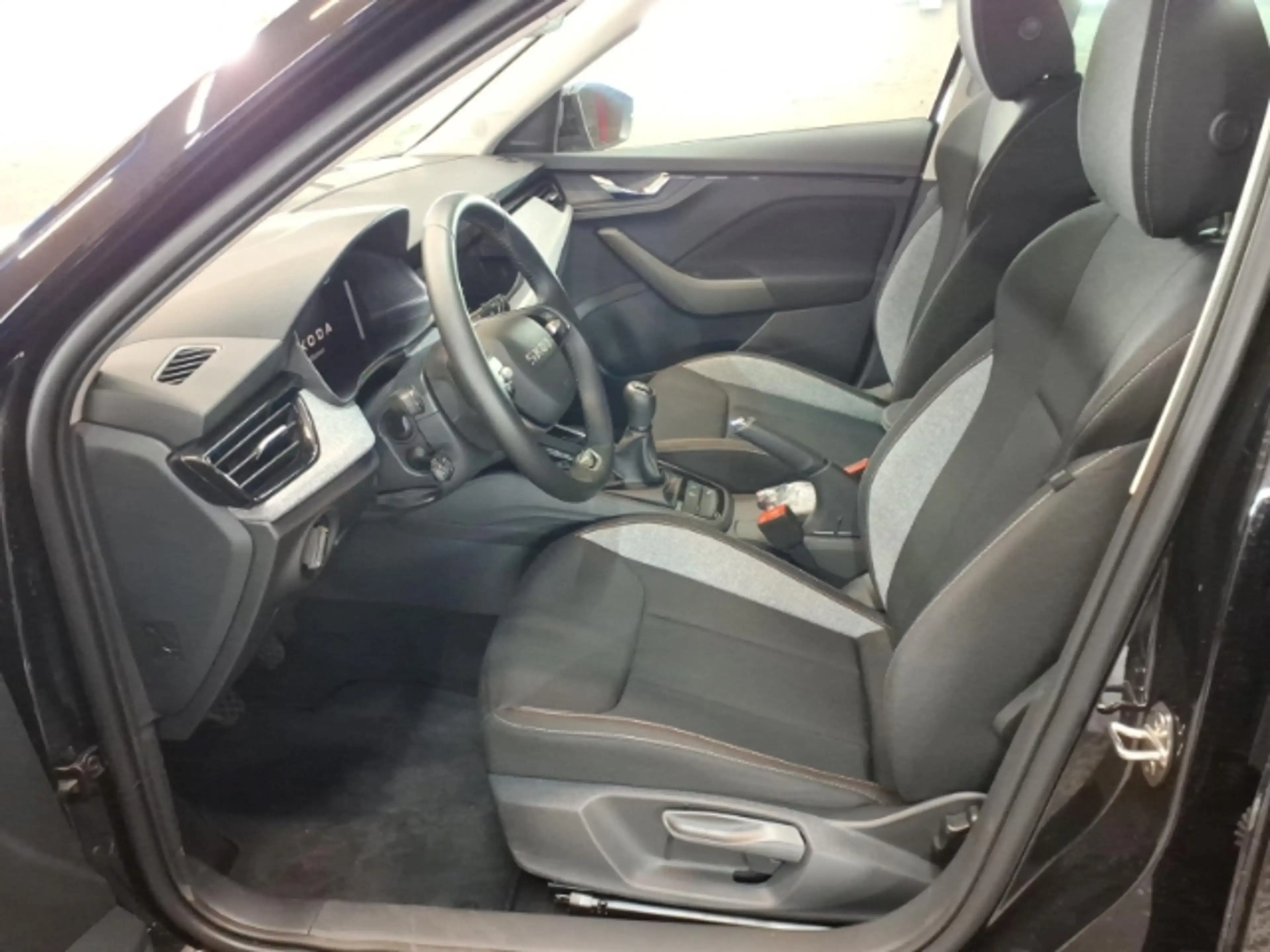 Skoda Kamiq Tour 1.5 TSI 110 KW Navi PDC Kamera 3,99% — photo 3