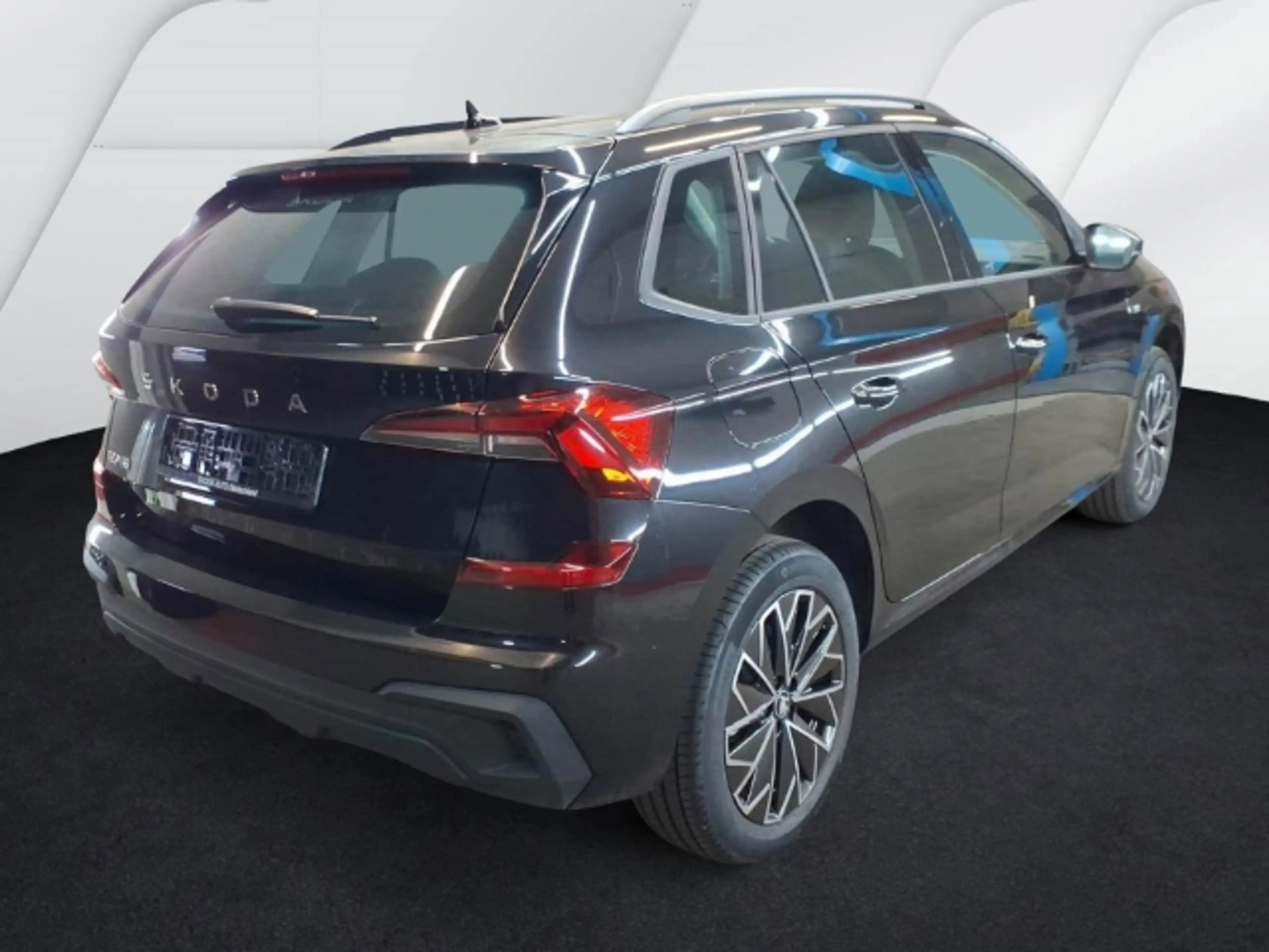 Skoda Kamiq Tour 1.5 TSI 110 KW Navi PDC Kamera 3,99% — photo 2