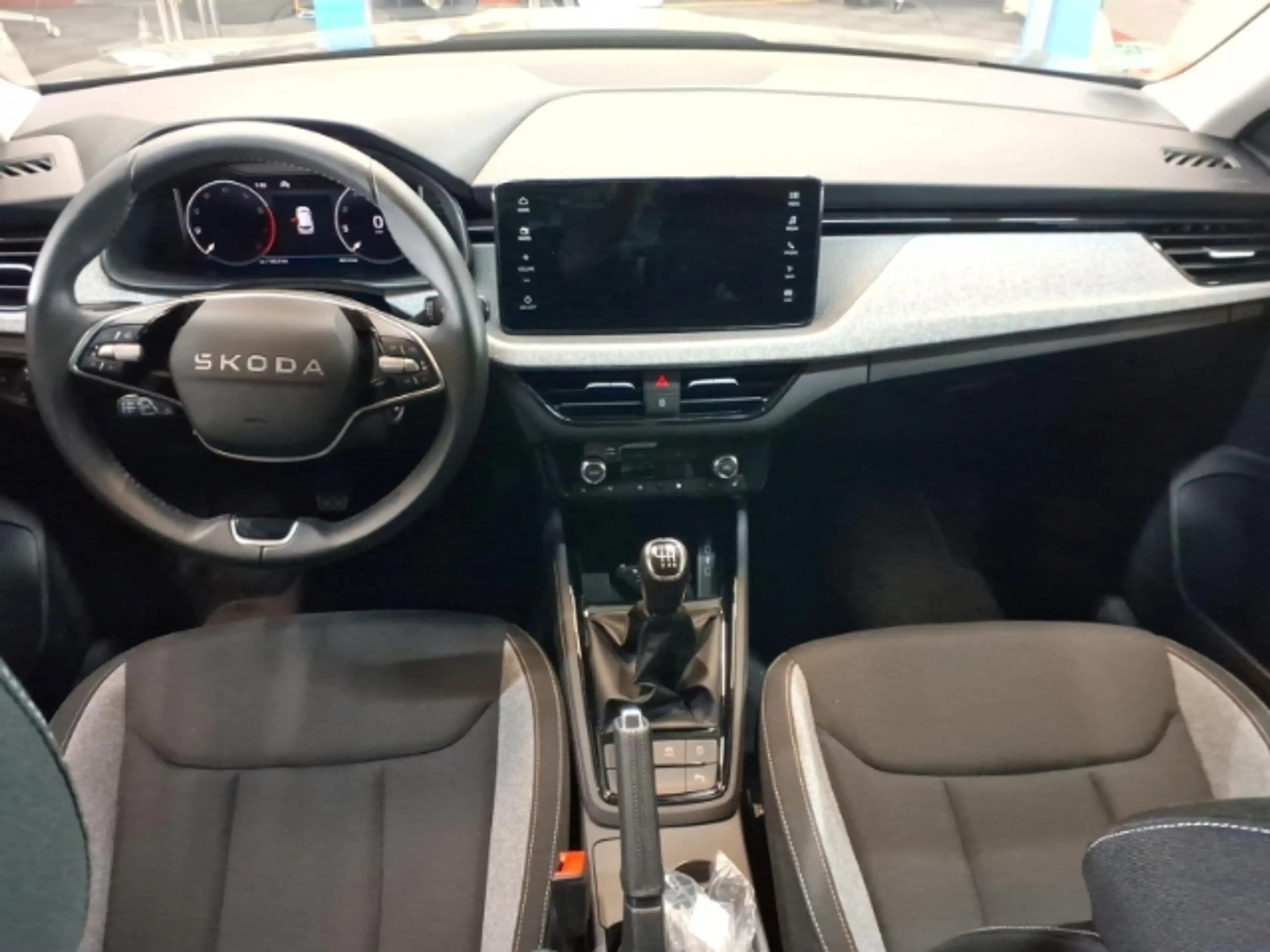 Skoda Kamiq Tour 1.5 TSI 110 KW Navi PDC Kamera 3,99% — photo 4
