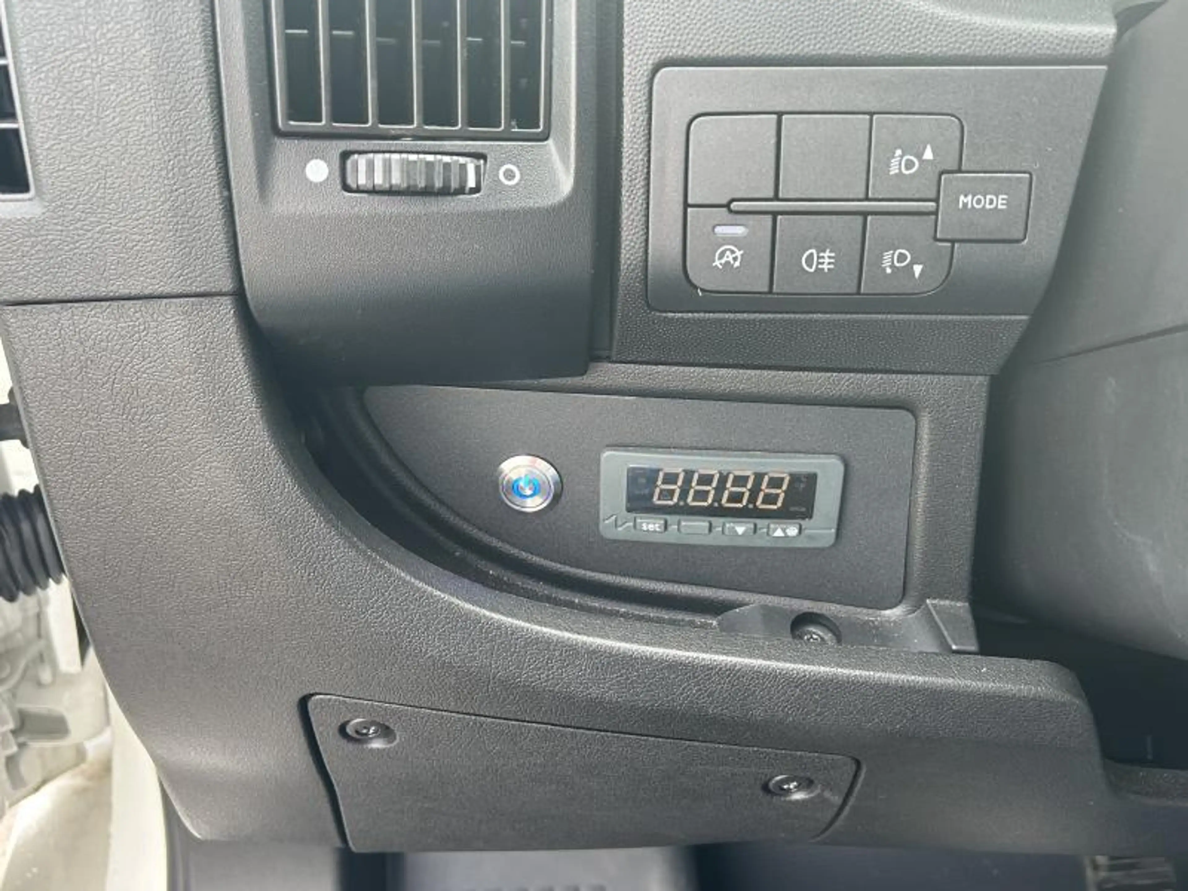 Peugeot Boxer e-Boxer L3H2 — photo 8