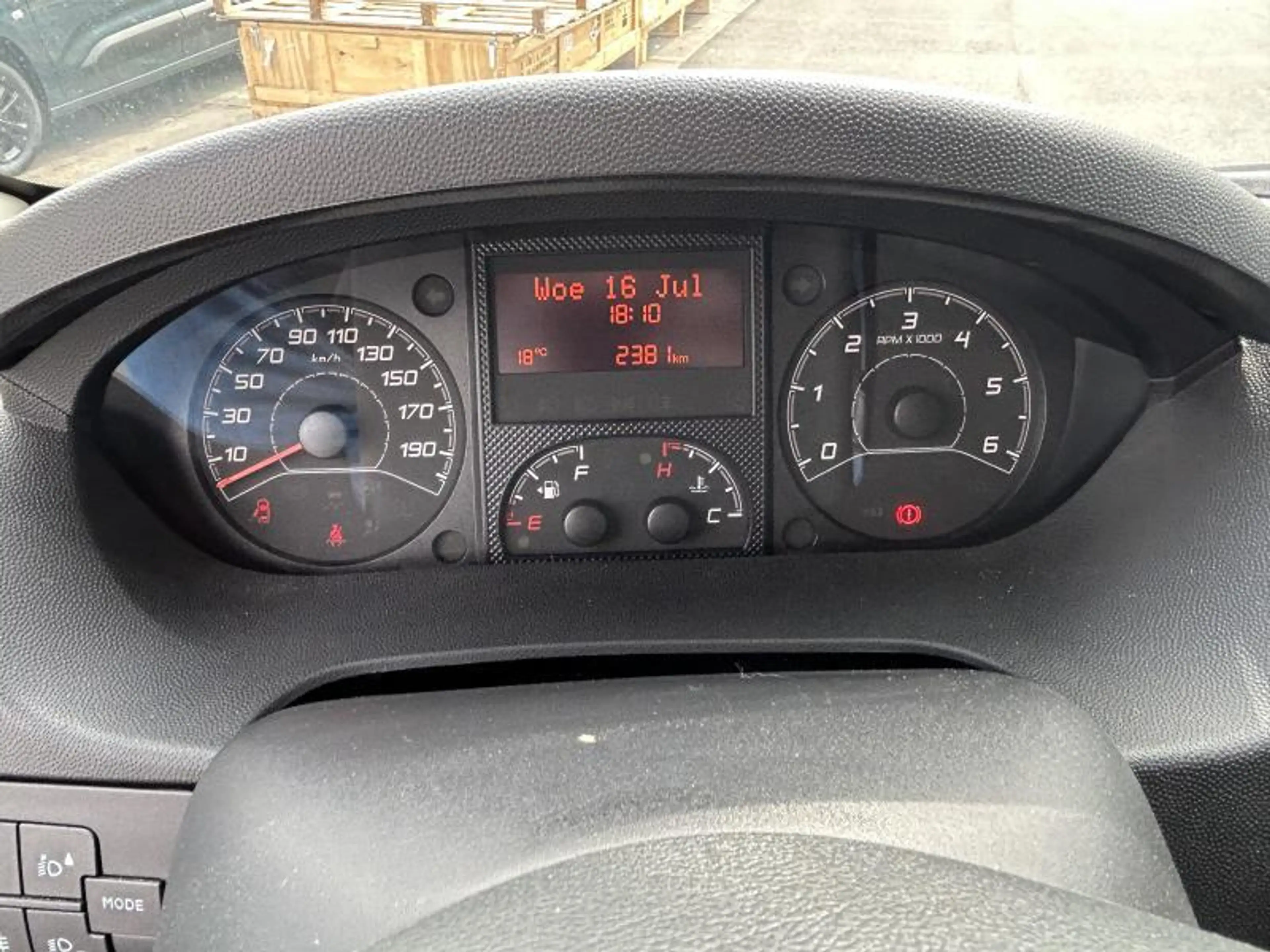 Peugeot Boxer e-Boxer L3H2 — photo 3