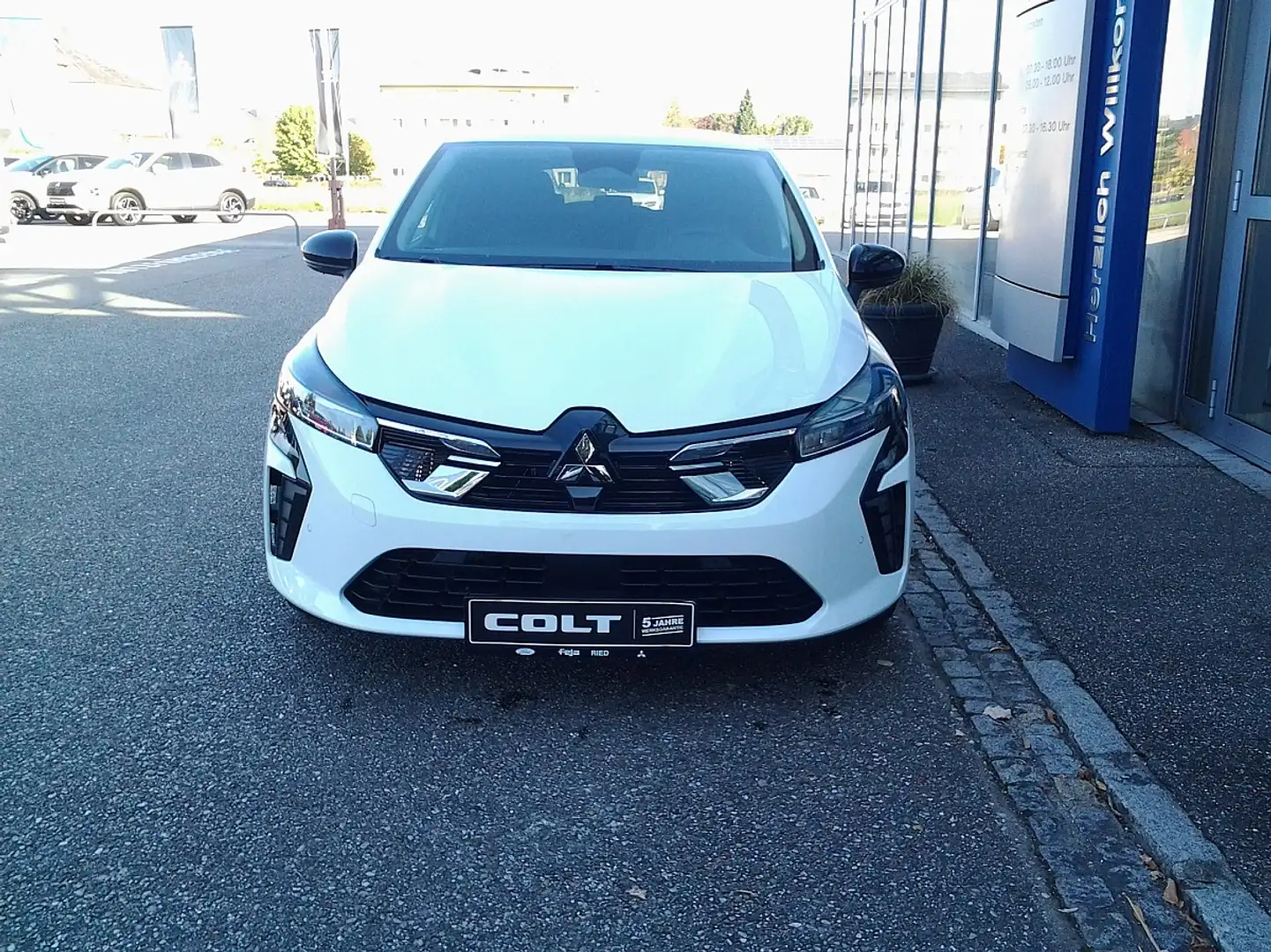 Mitsubishi Colt Automatik Sondermodell "YUKI" Wegfahrpreis € 8.... Weiß - 2