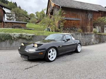 16V