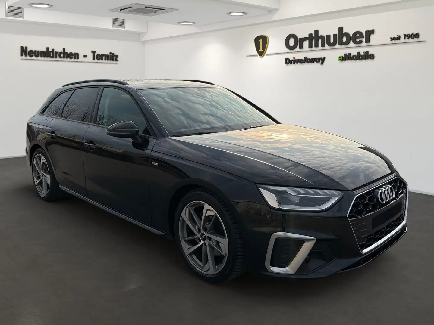 Audi A4 35 TDI S line Schwarz - 2