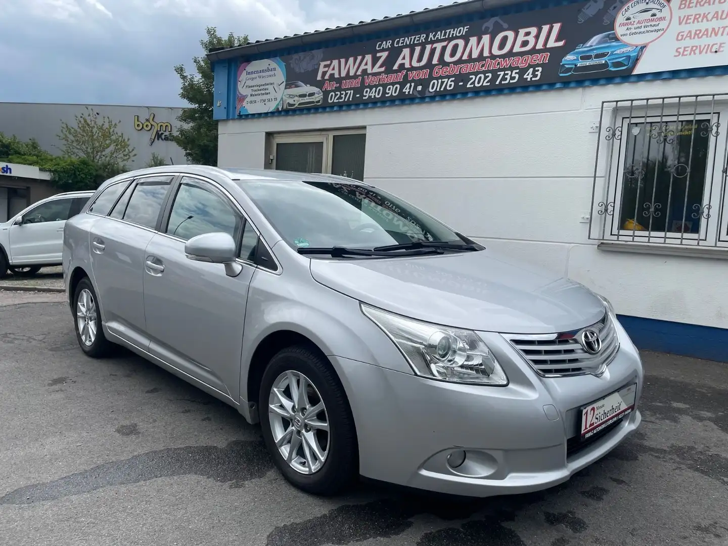Toyota Avensis Kombi Edition *Kamera *NAVI *SH gepflegt Argent - 1