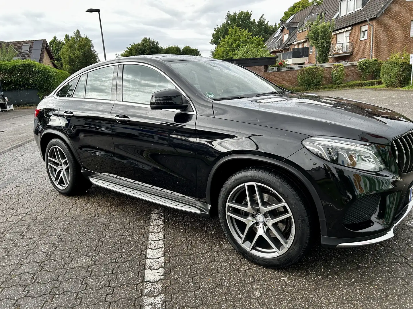 Mercedes-Benz GLE 350 AMG Line  / Voll Ausstattung.... Schwarz - 2