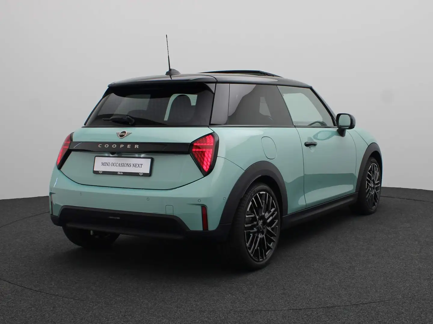 MINI Cooper C 3-deurs | Favoured Trim + Pakket L + Panoramadak + Zielony - 2