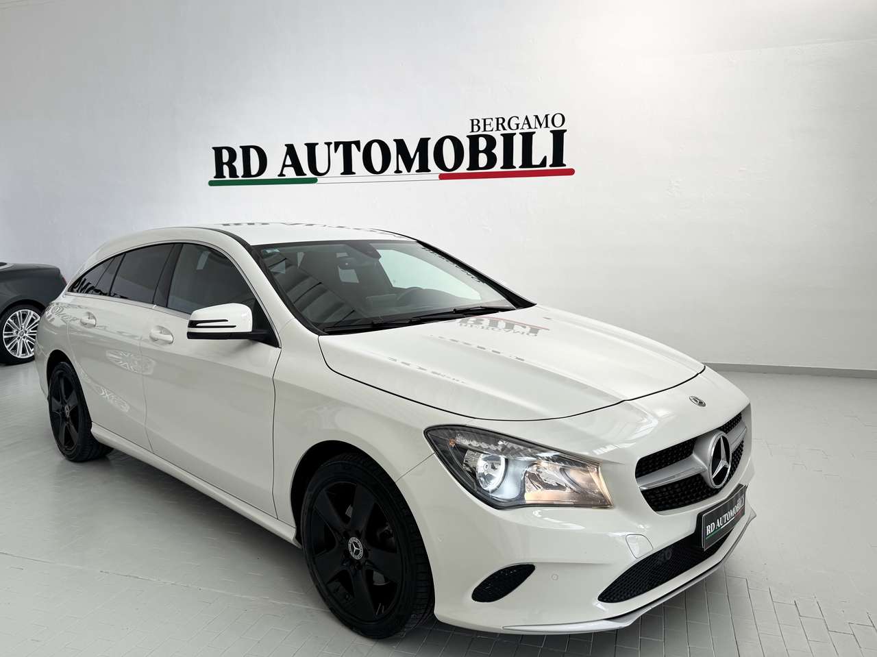 Mercedes-Benz CLA 200 CLA Shooting Brake 200 d Business auto FL