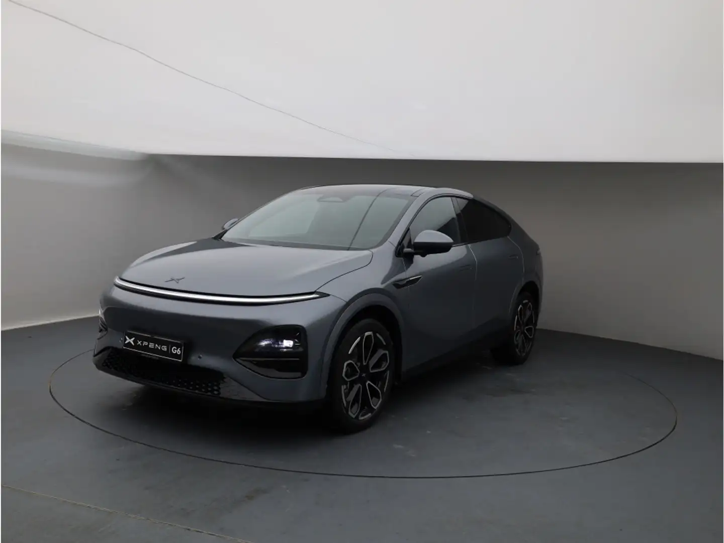 Xpeng G6 2025 AWD Performance AHK CarPlay 360Kam Pano Gris - 2