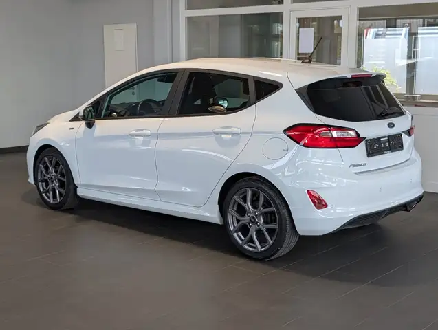 Ford Fiesta view 9