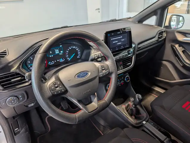 Ford Fiesta view 5