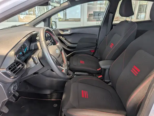 Ford Fiesta view 3