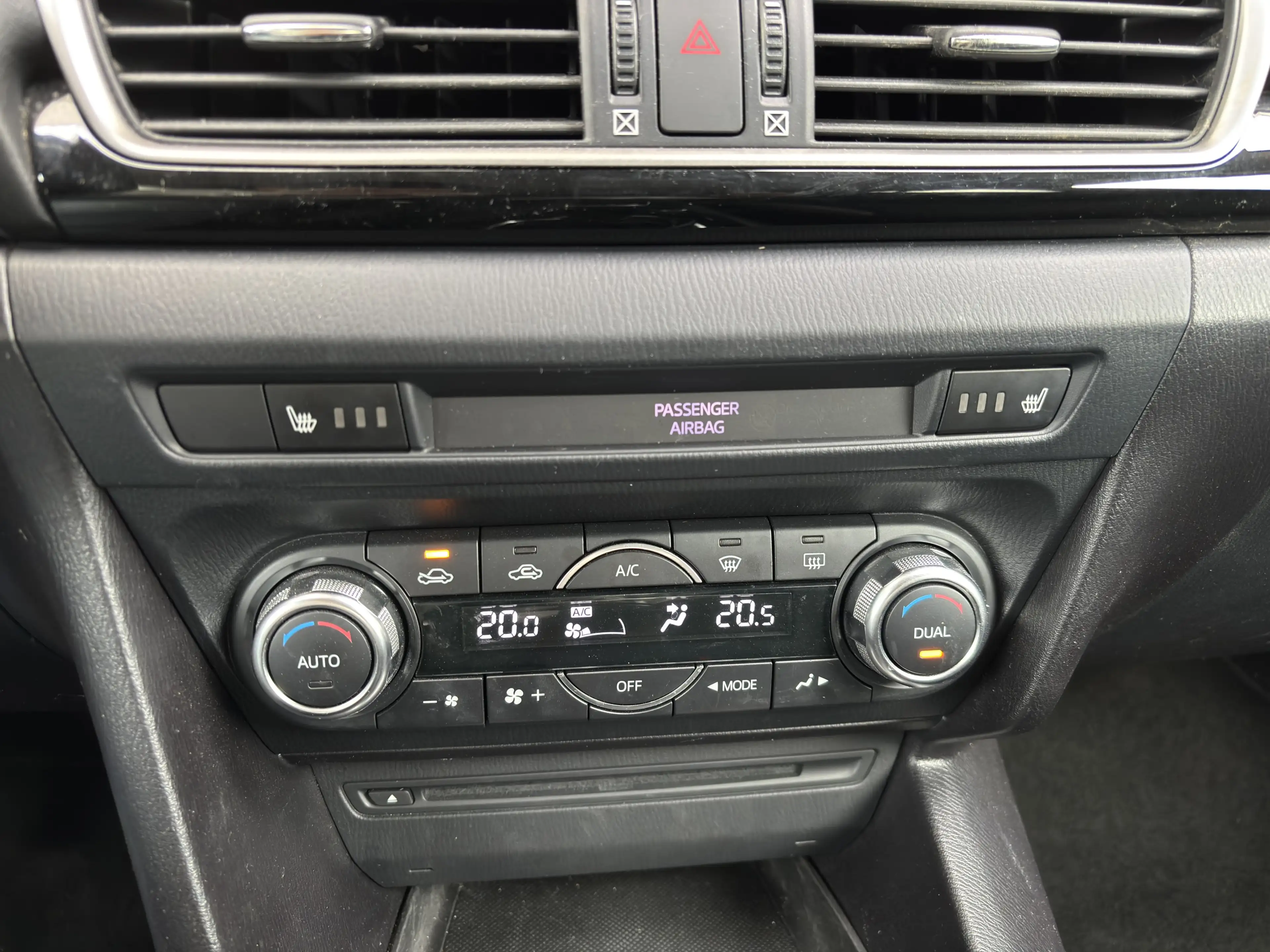 Mazda 3 Nakama LED KAM SITZH ISOFIX 2.Hand — photo 23