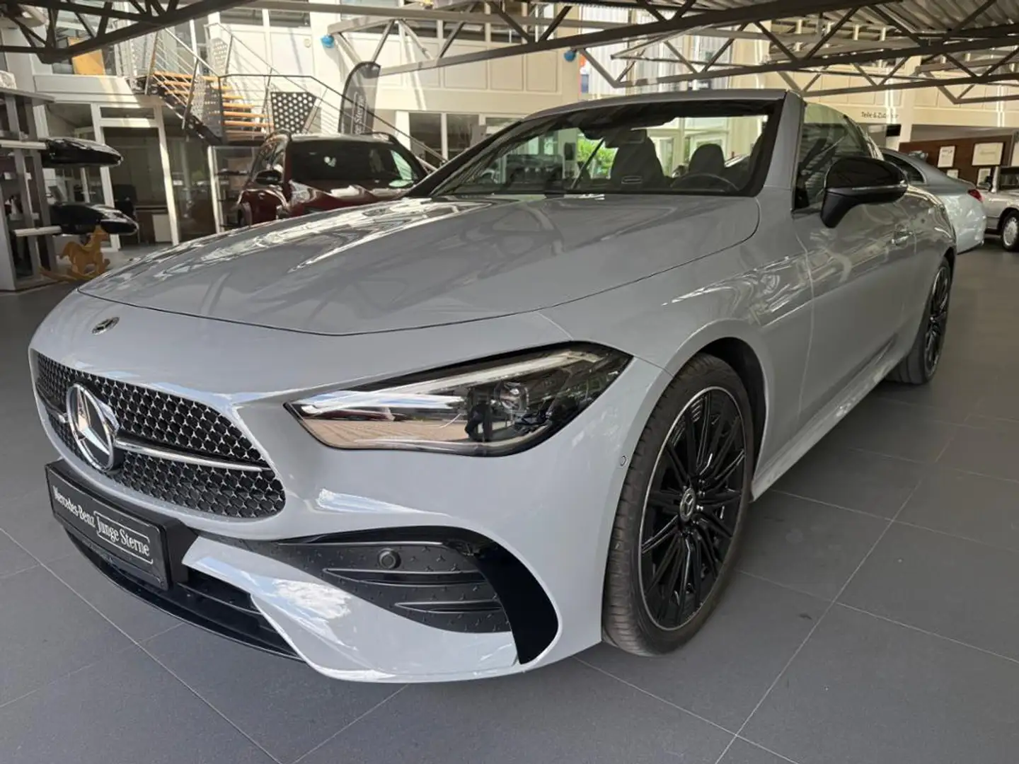 Mercedes-Benz CLE 180 Cabrio MANUFAKTUR Night Advanced Plus Grau - 2
