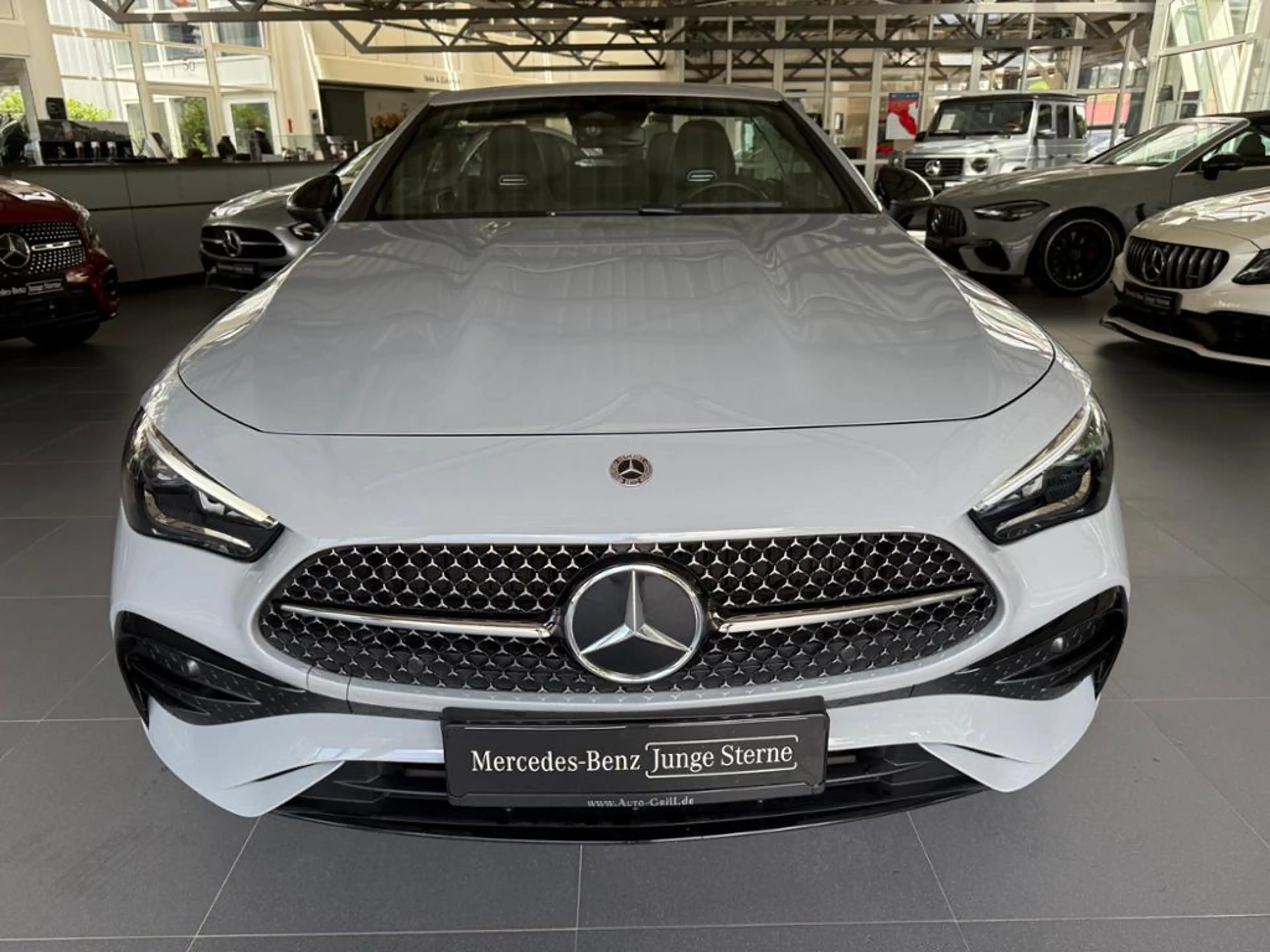 Mercedes-Benz CLE 180 Cabrio MANUFAKTUR Night Advanced Plus — photo 3