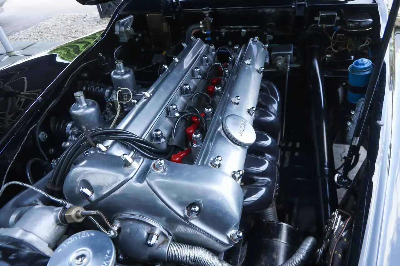 Jaguar XK120 DHC Stunning condition! It was very well res, foto 4