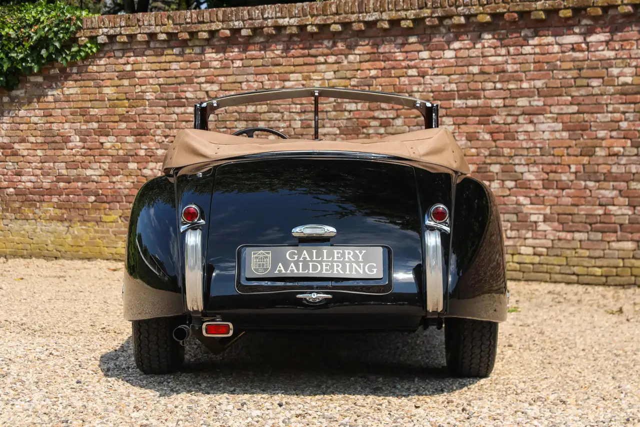 Jaguar XK120 DHC Stunning condition! It was very well res, foto 6
