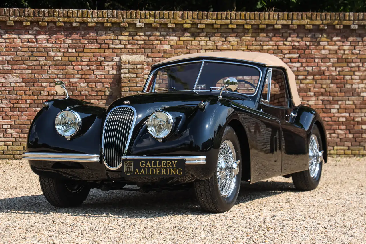 Jaguar XK120 DHC Stunning condition! It was very well res, foto 9